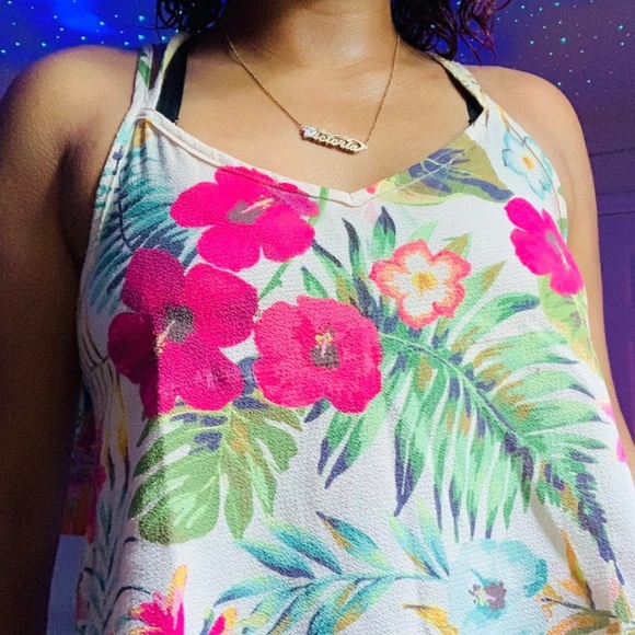 flower sleeveless top 🦋 - Picture 1 of 2